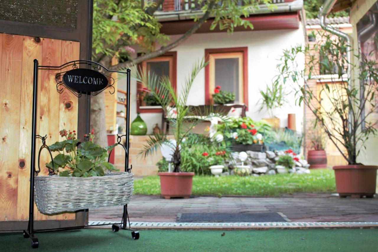 Kishaz Apartman Eger Ngoại thất bức ảnh