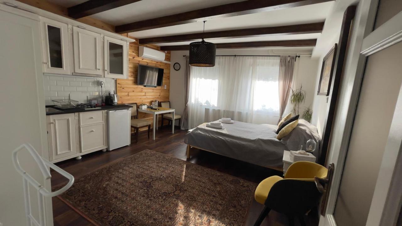 Kishaz Apartman Eger Ngoại thất bức ảnh