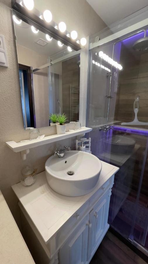 Kishaz Apartman Eger Ngoại thất bức ảnh